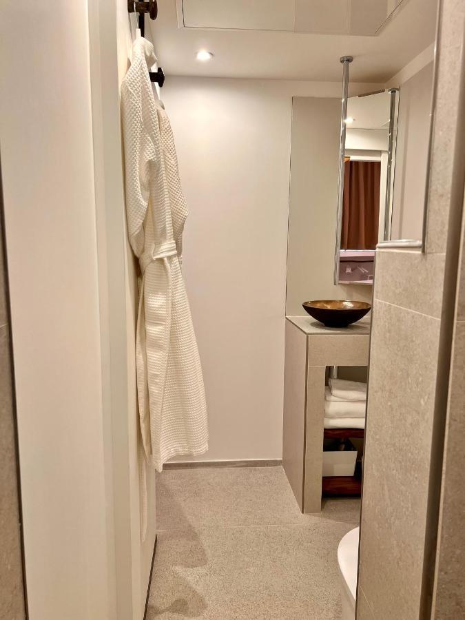 Tamarin & Capucin Suite Balneo Aubagne Exteriör bild