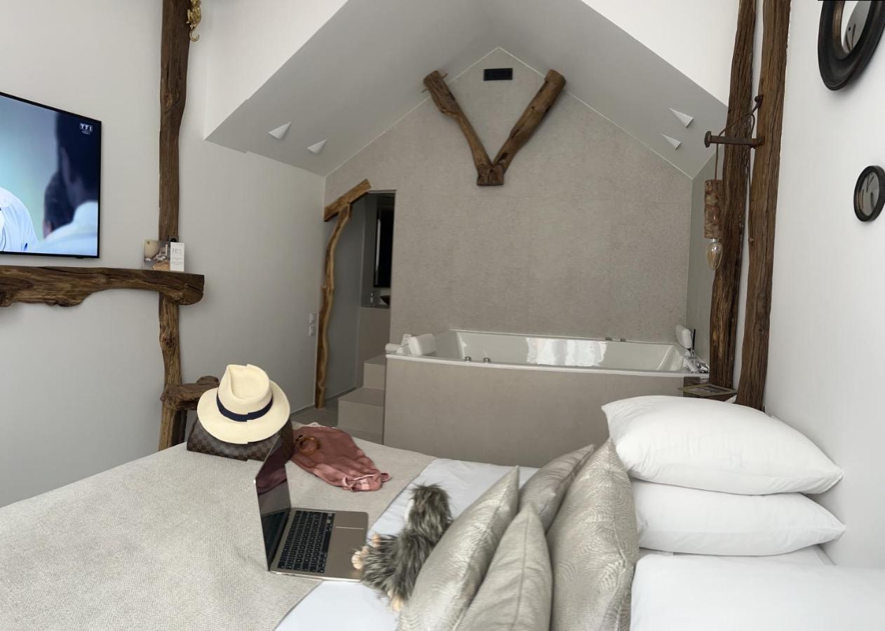 Tamarin & Capucin Suite Balneo Aubagne Exteriör bild