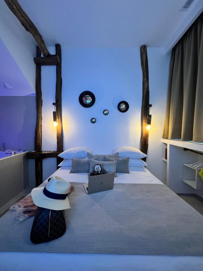 Tamarin & Capucin Suite Balneo Aubagne Exteriör bild
