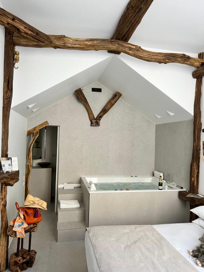 Tamarin & Capucin Suite Balneo Aubagne Exteriör bild